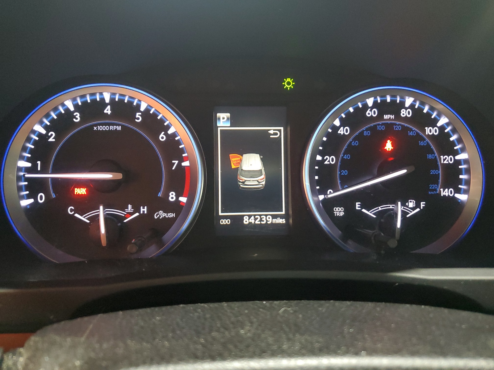 5TDJZRFH3JS544695 2018 Toyota Highlander Se