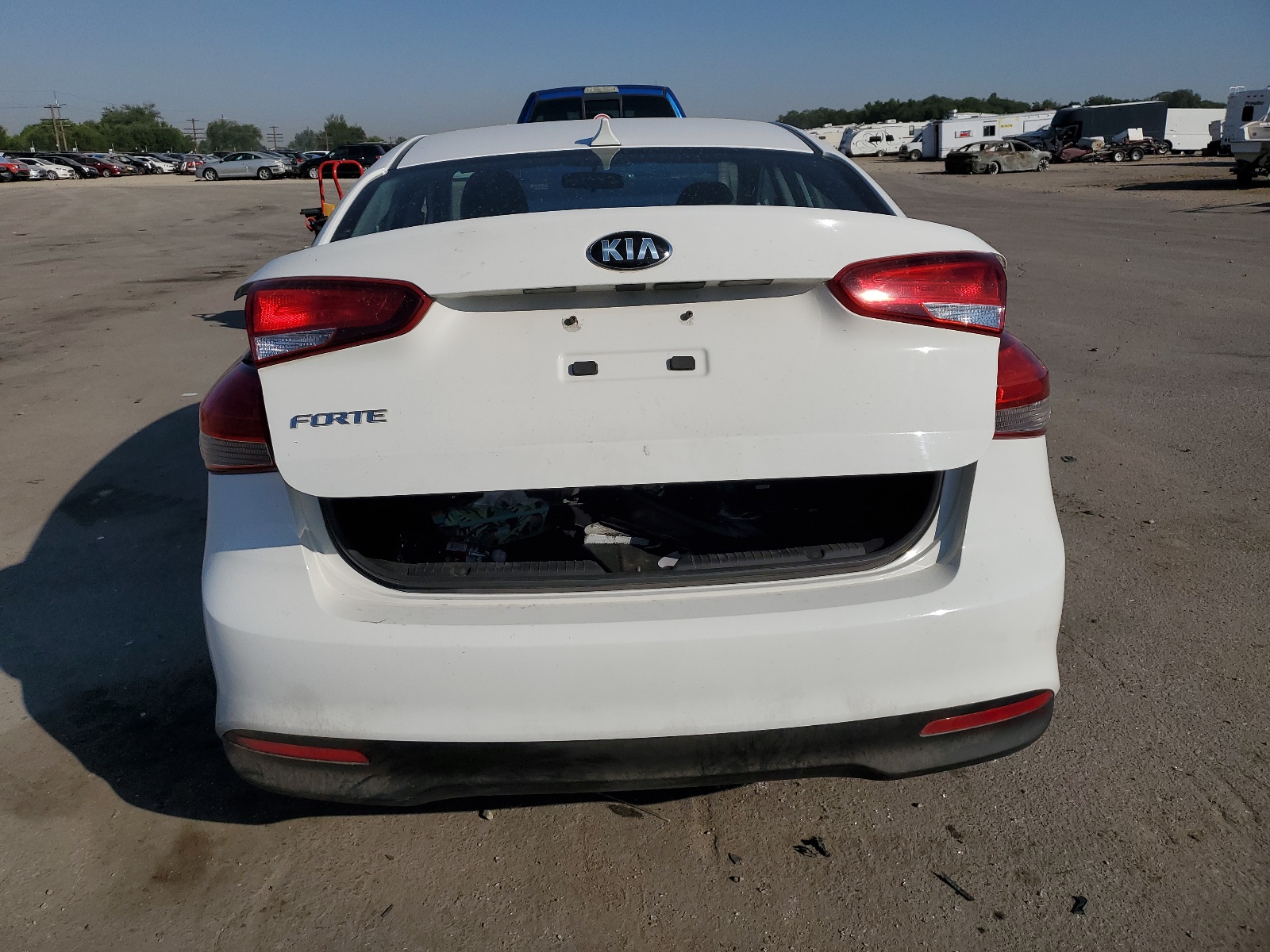 3KPFK4A74HE048840 2017 Kia Forte Lx