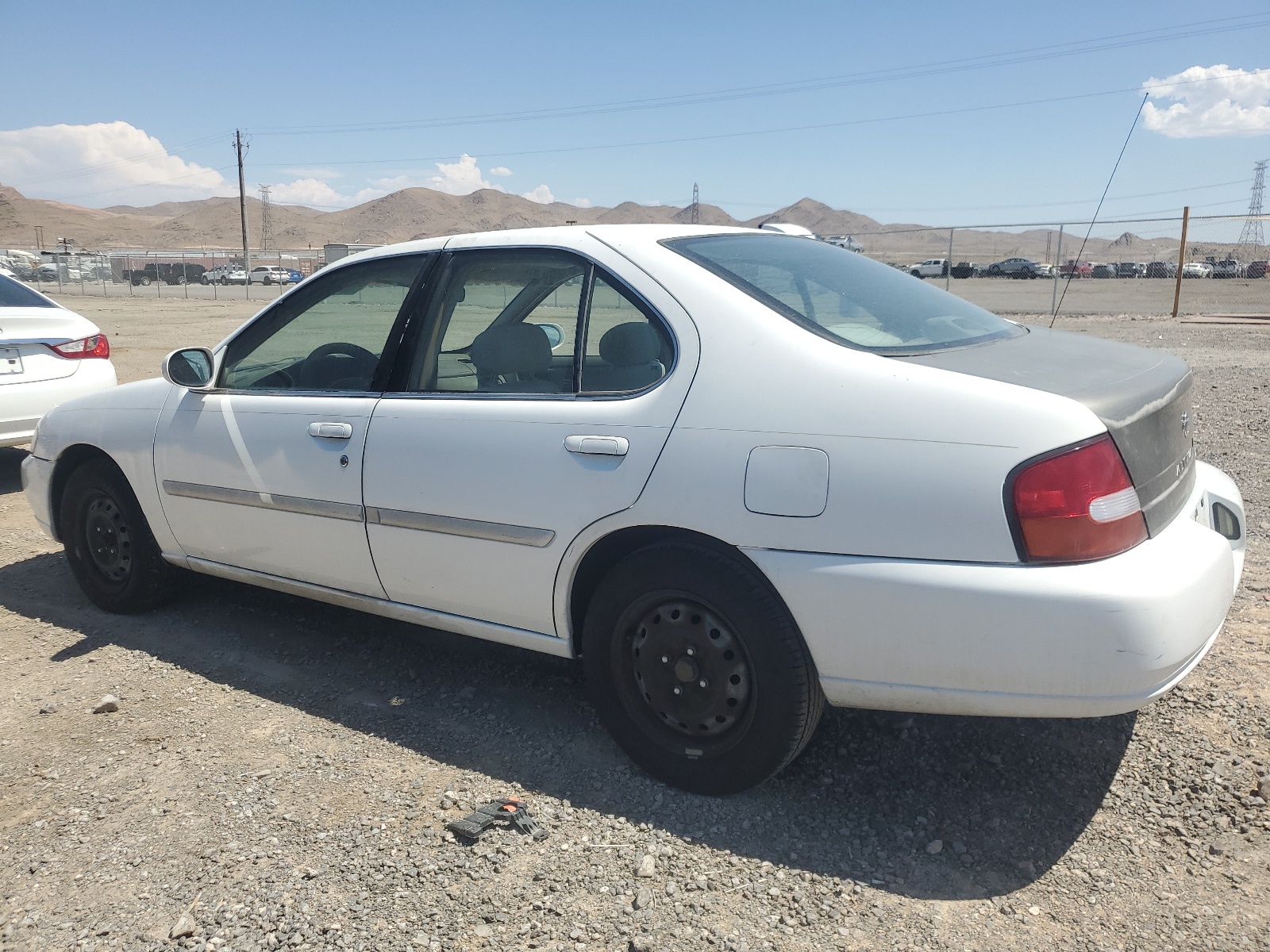 1N4DL01D9XC125068 1999 Nissan Altima Xe