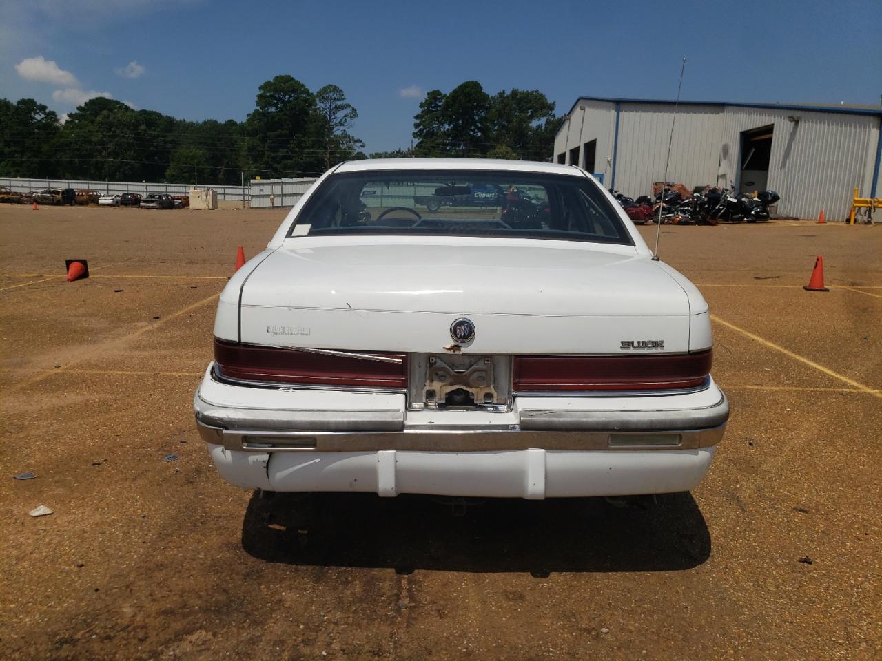 1994 Buick Roadmaster VIN: 1G4BN52P7RR428458 Lot: 63002354