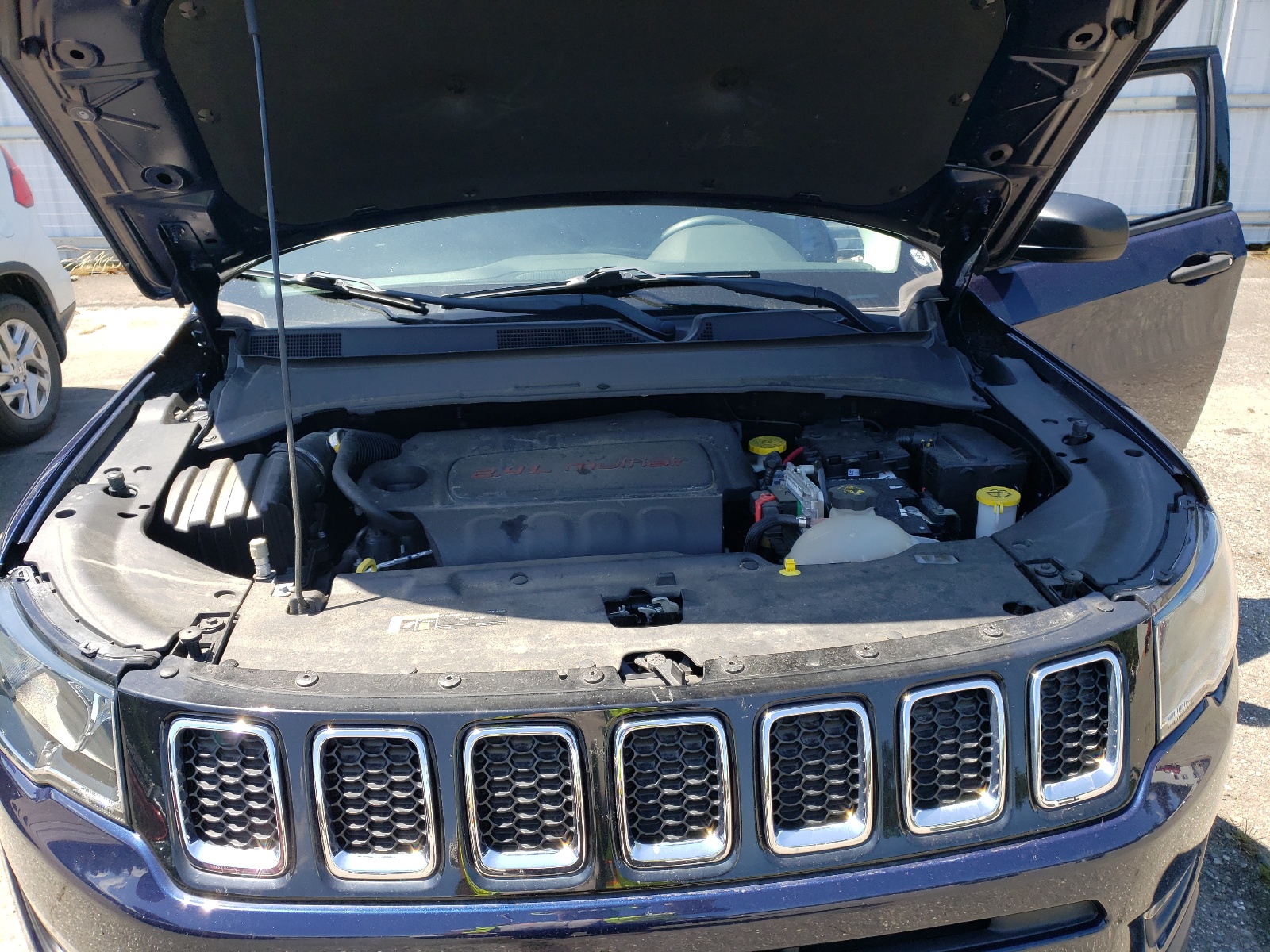 3C4NJCAB2JT345345 2018 Jeep Compass Sport