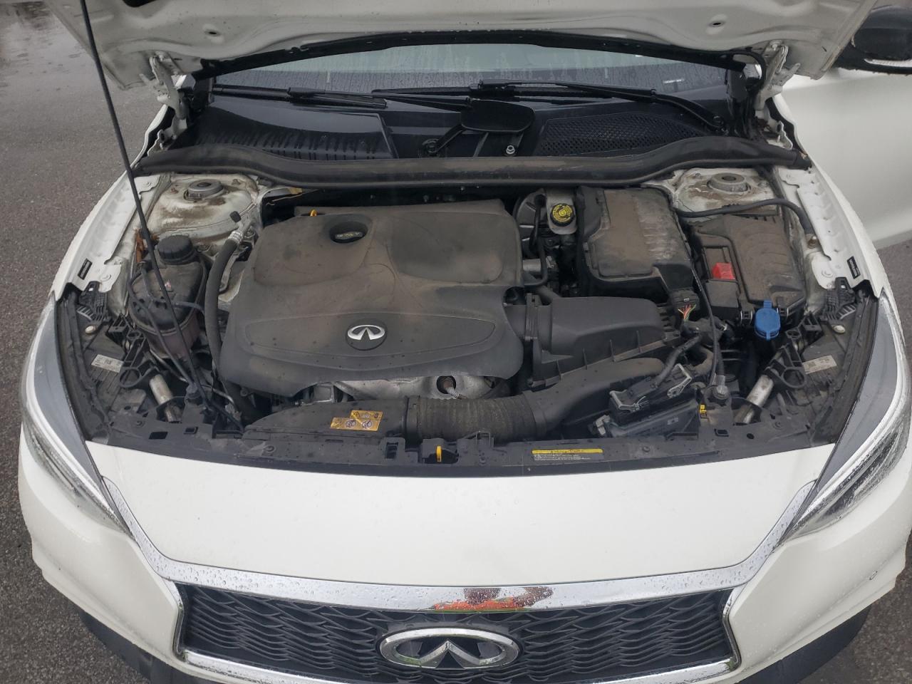 SJKCH5CR2JA056656 2018 Infiniti Qx30 Base