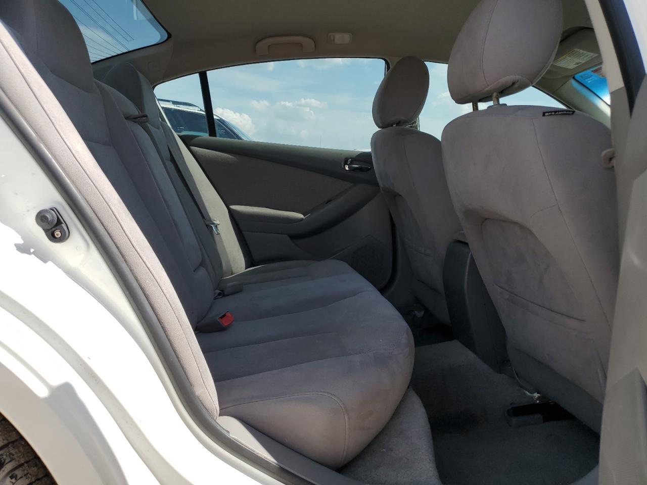 1N4AL2AP6CN551811 2012 Nissan Altima Base