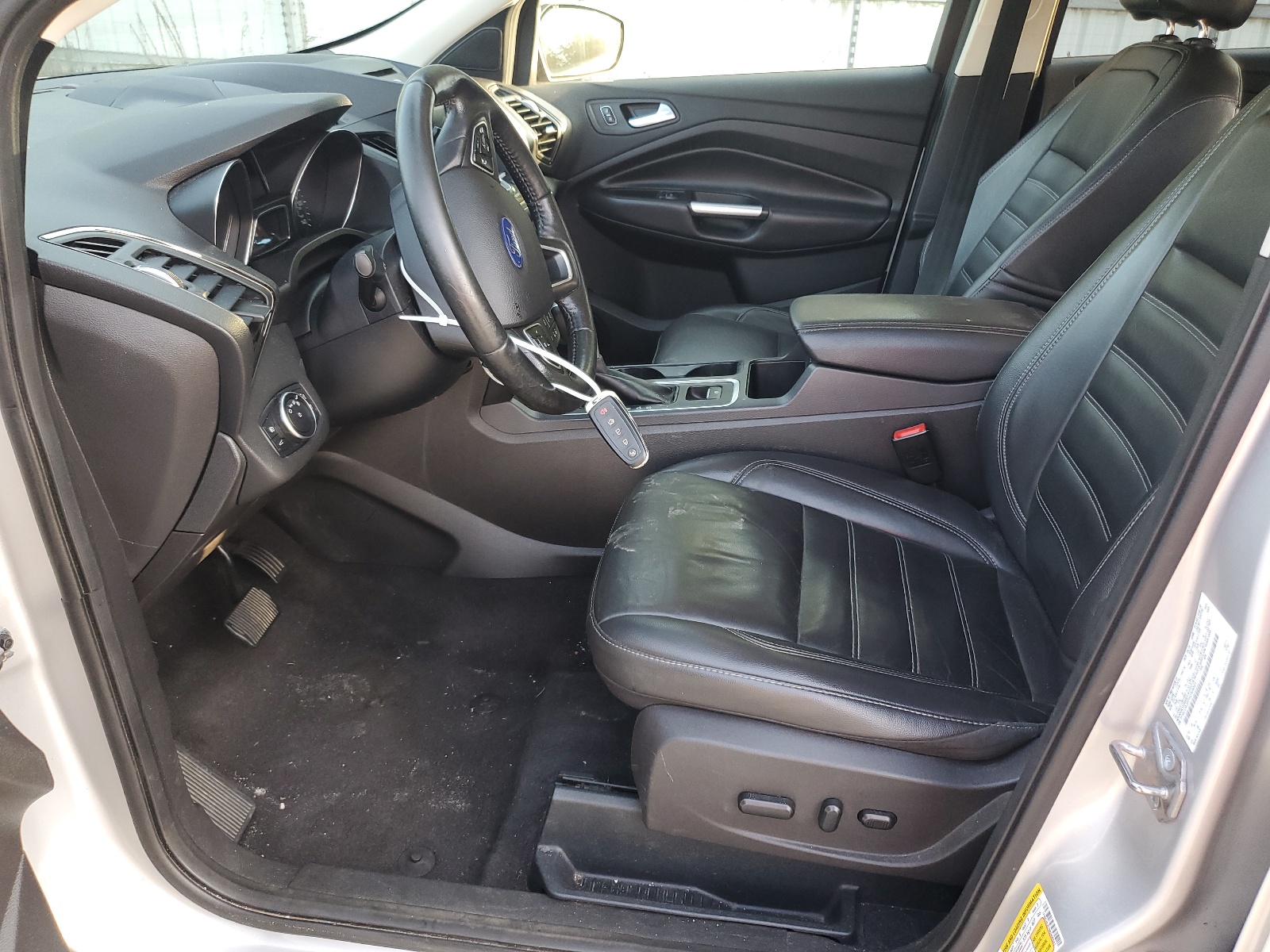 1FMCU9JD7HUA08541 2017 Ford Escape Titanium