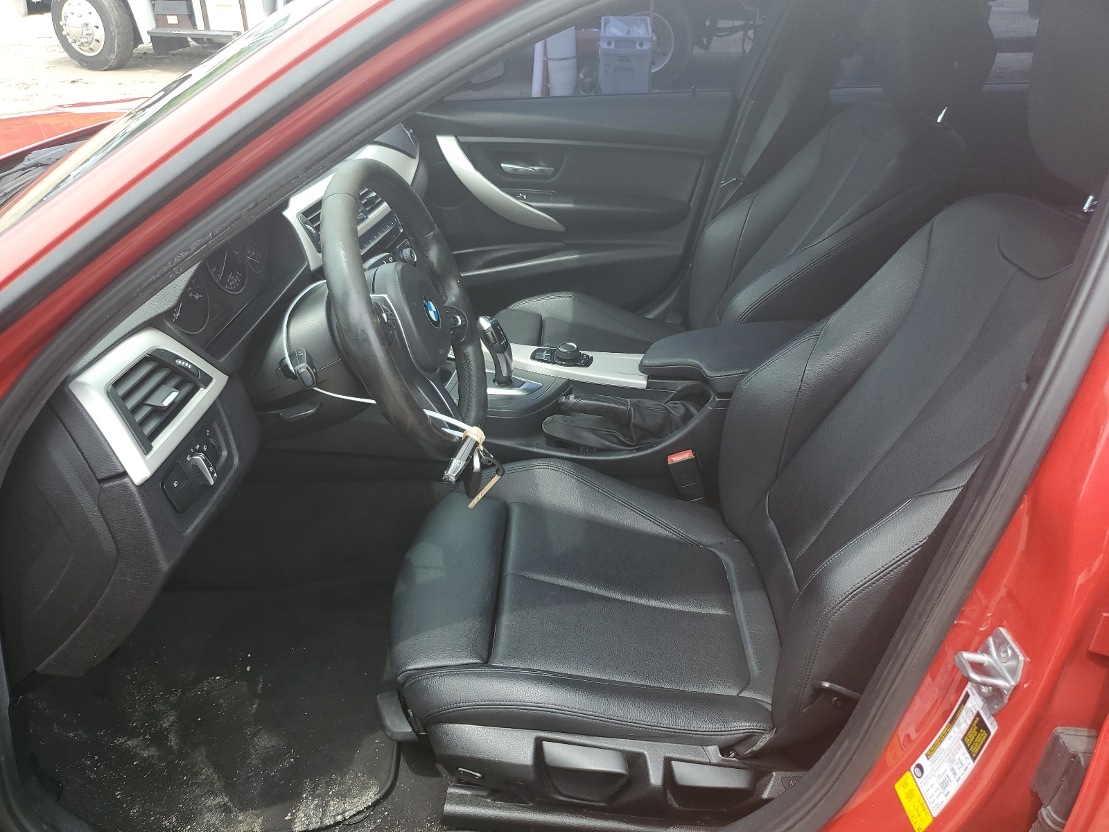 WBA8E1G54GNT99324 2016 BMW 320 I