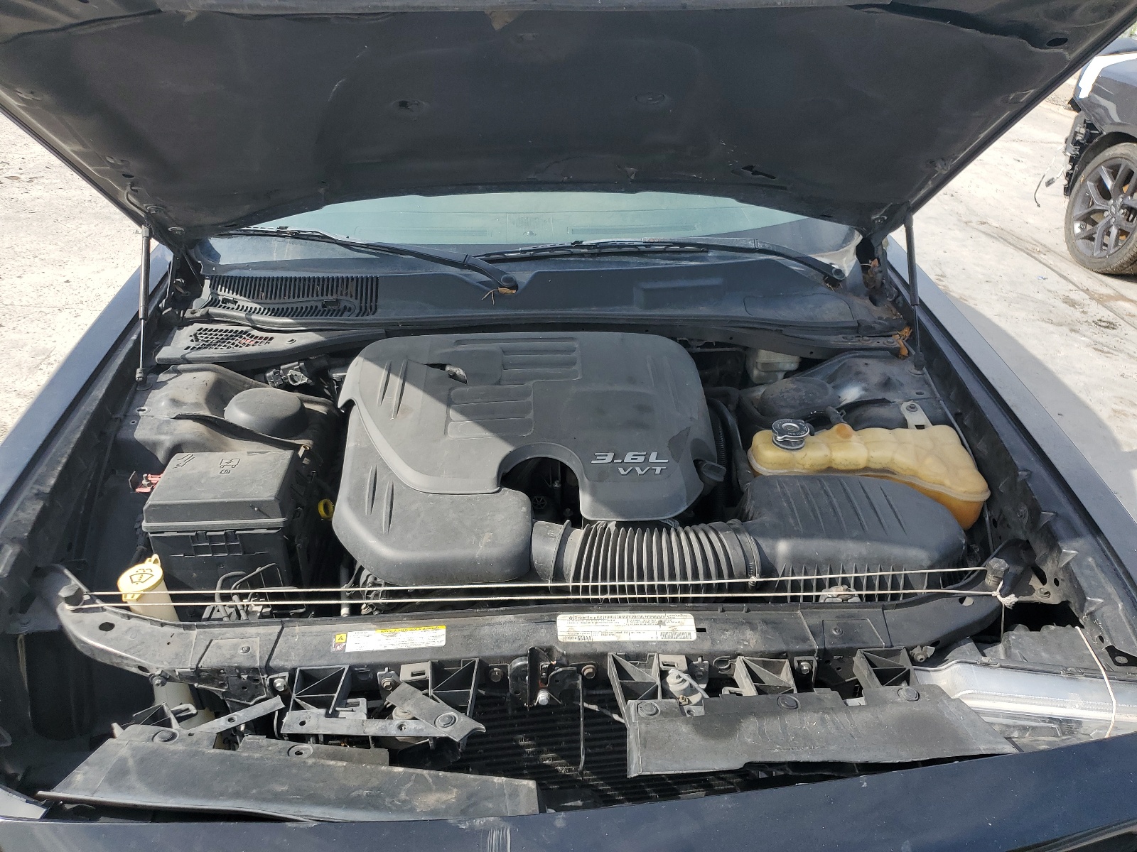 2C3CDYAG2CH268497 2012 Dodge Challenger Sxt