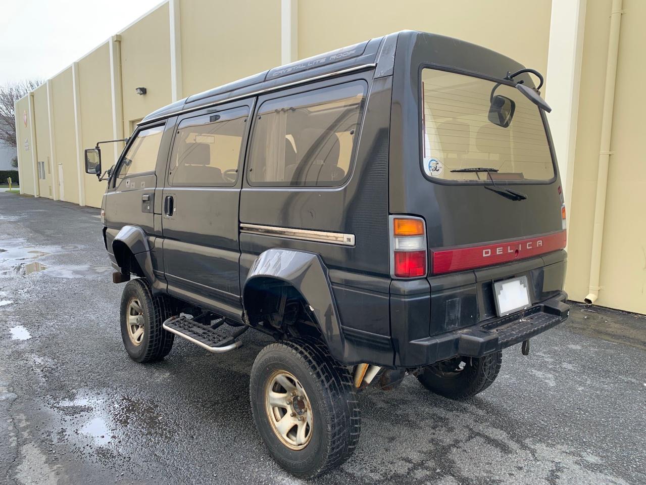 P24W0201279 1992 Mitsubishi Delica