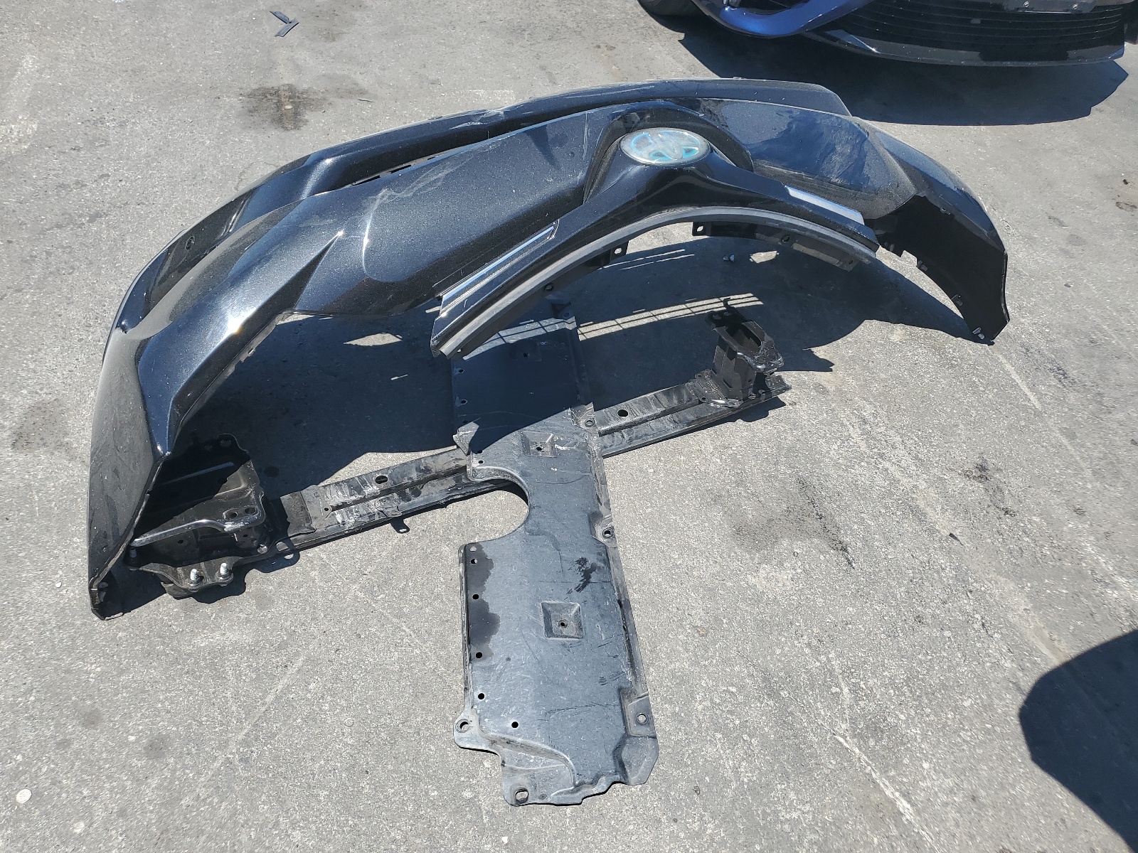 JTMRJREV8HD070959 2017 Toyota Rav4 Hv Le