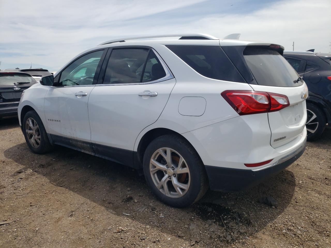 2GNAXVEV9J6187675 2018 CHEVROLET EQUINOX - Image 2