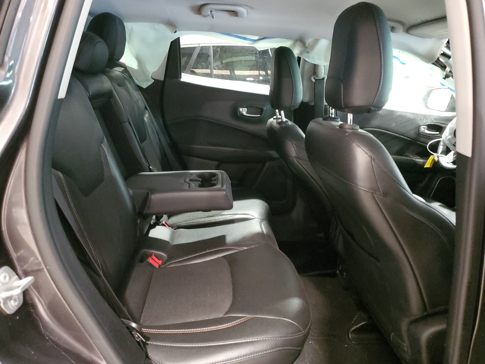 3C4NJDBB9JT435712 2018 Jeep Compass Latitude