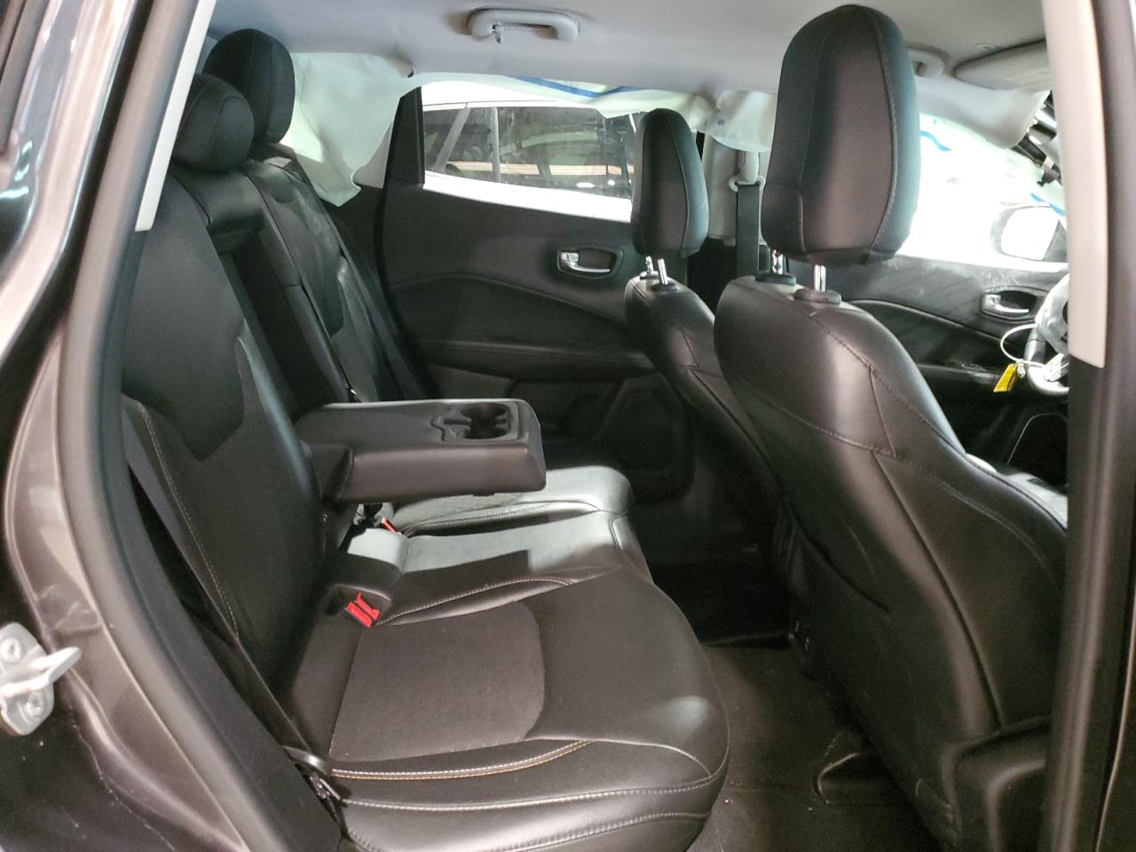 2018 Jeep Compass Latitude VIN: 3C4NJDBB9JT435712 Lot: 63751554