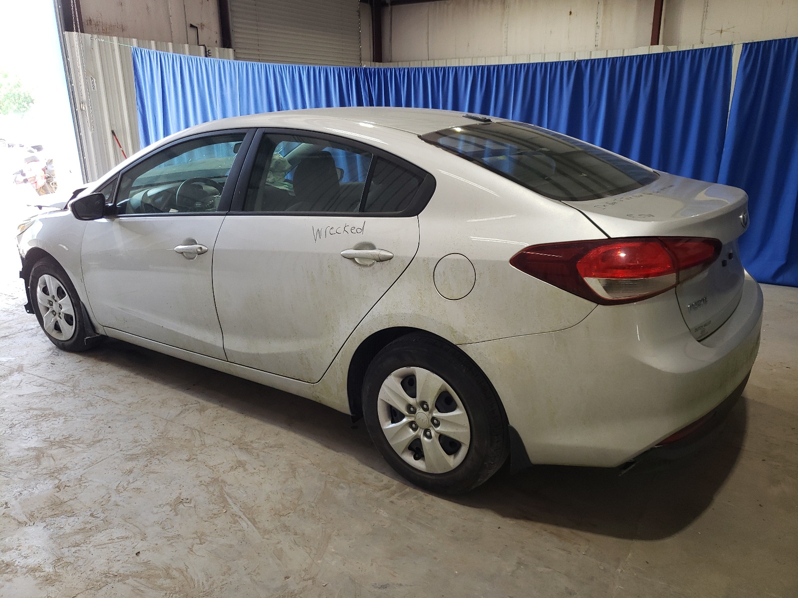 2018 Kia Forte Lx vin: 3KPFK4A78JE182238