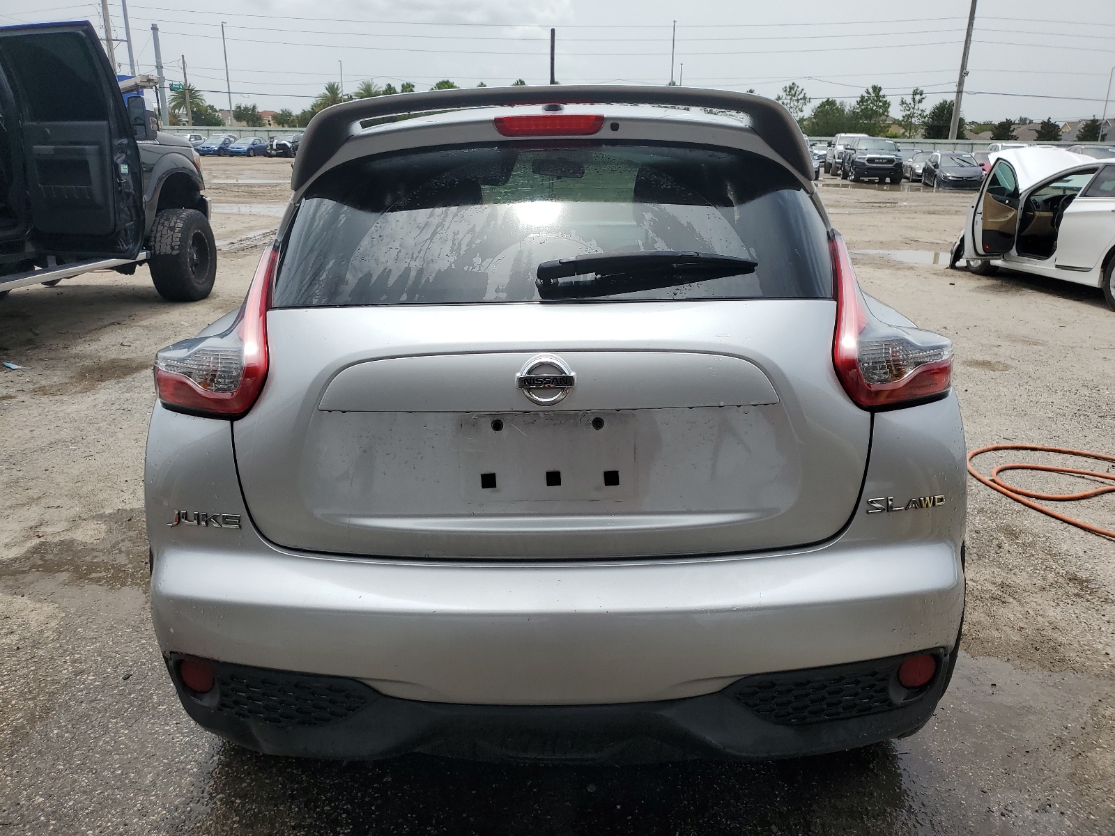 2016 Nissan Juke S vin: JN8AF5MV2GT656137