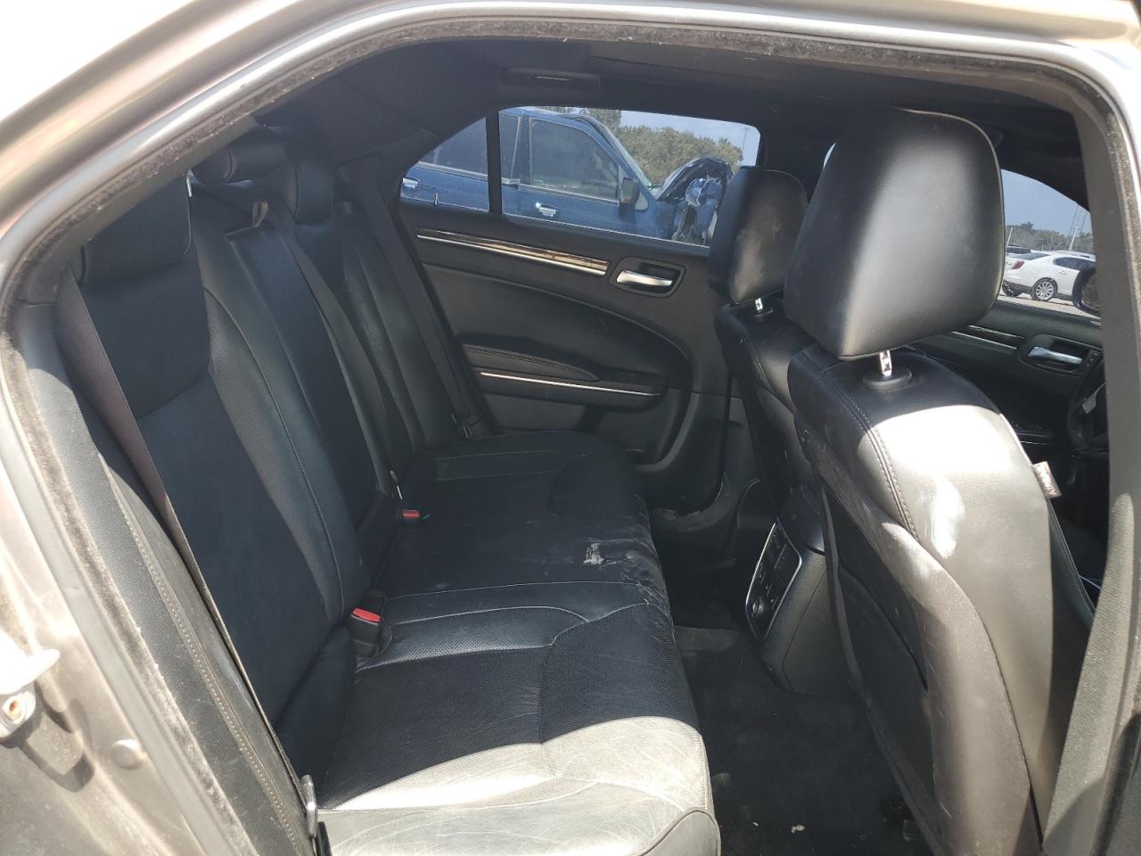 2011 Chrysler 300C VIN: 2C3CA6CT3BH581015 Lot: 65405284