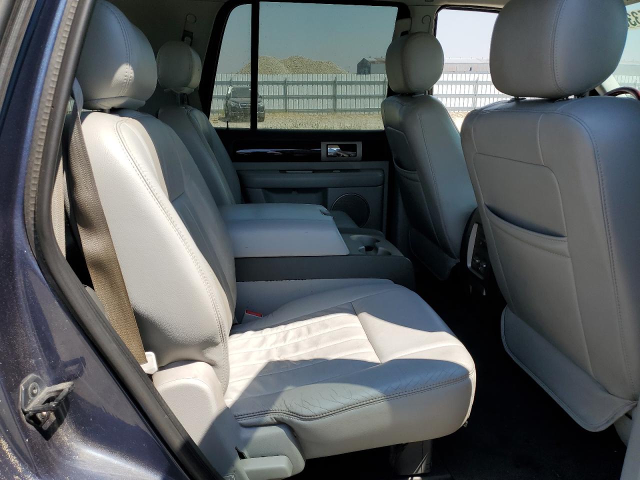2004 Lincoln Navigator VIN: 5LMFU28R34LJ27867 Lot: 63533654