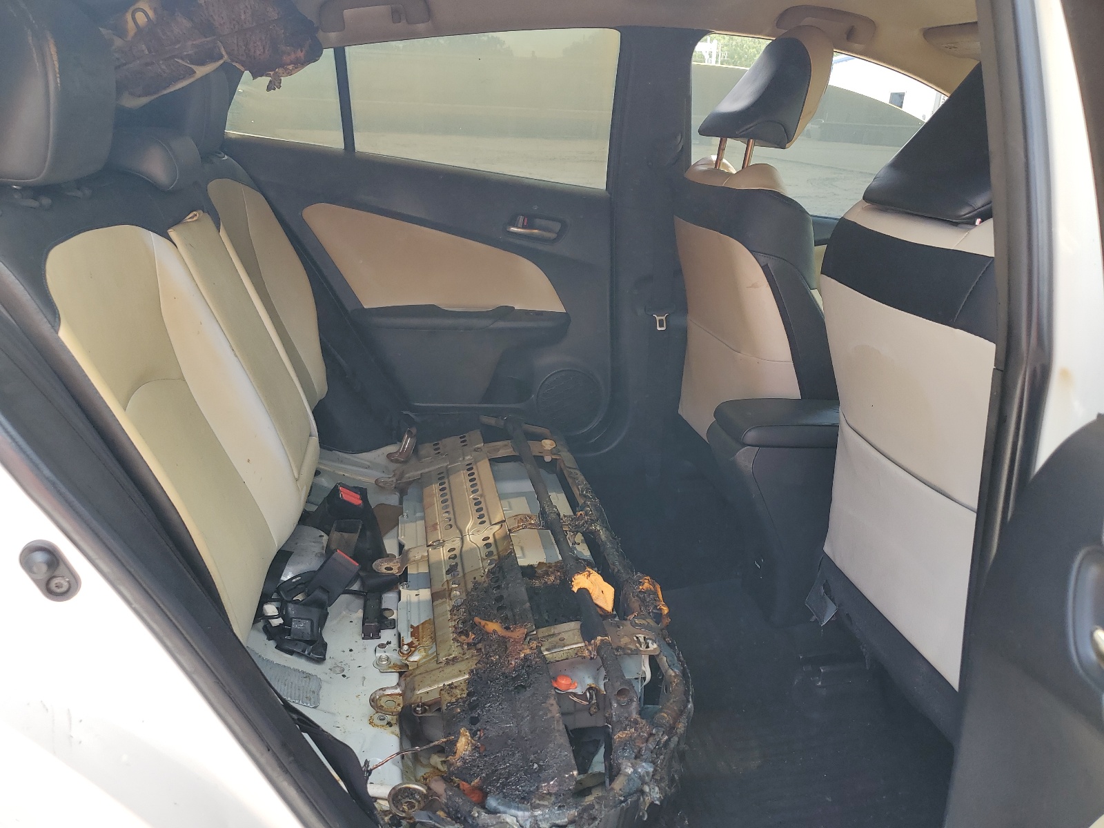 JTDKARFU5H3539003 2017 Toyota Prius