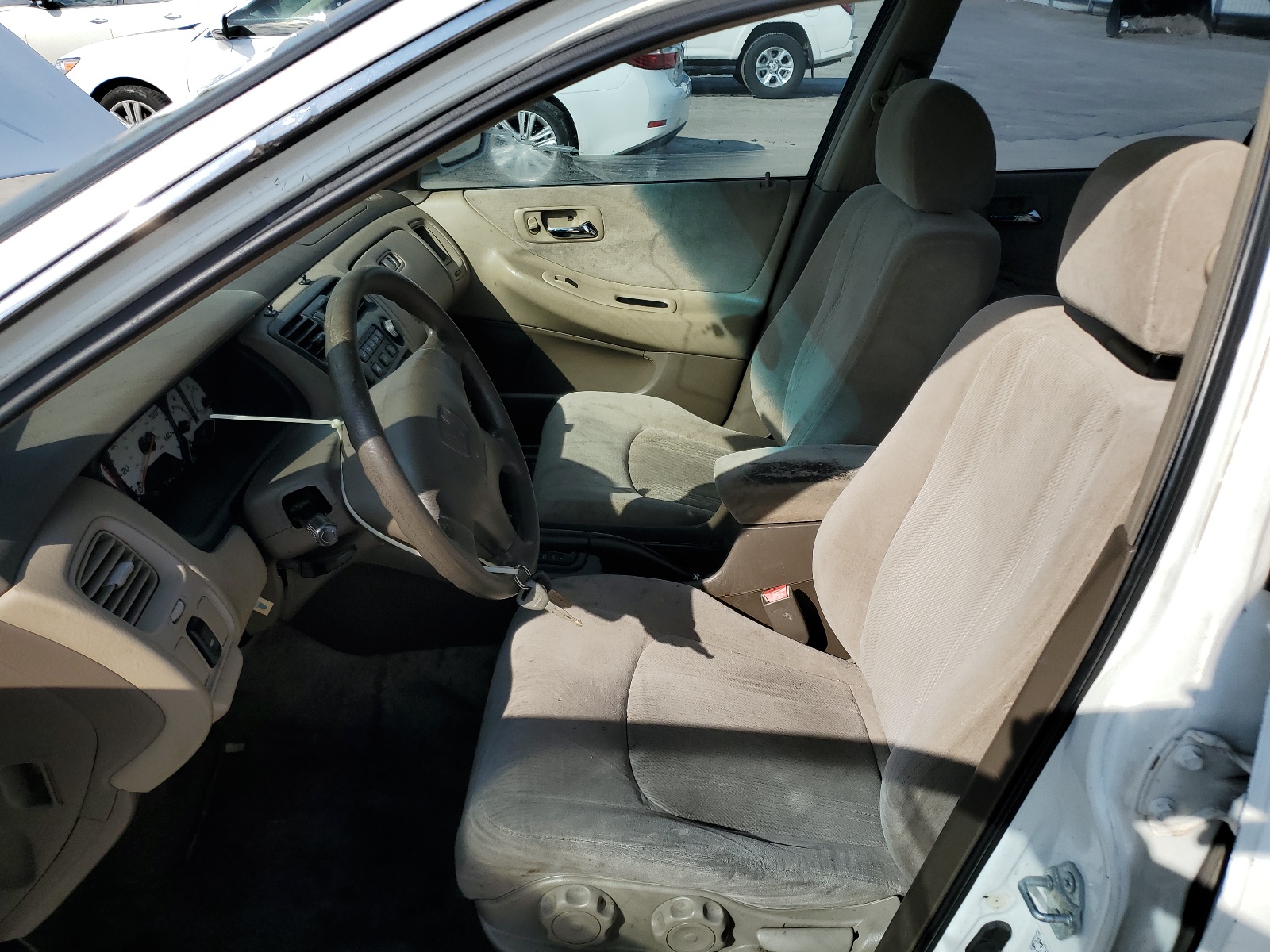 JHMCG5649YC018232 2000 Honda Accord Lx