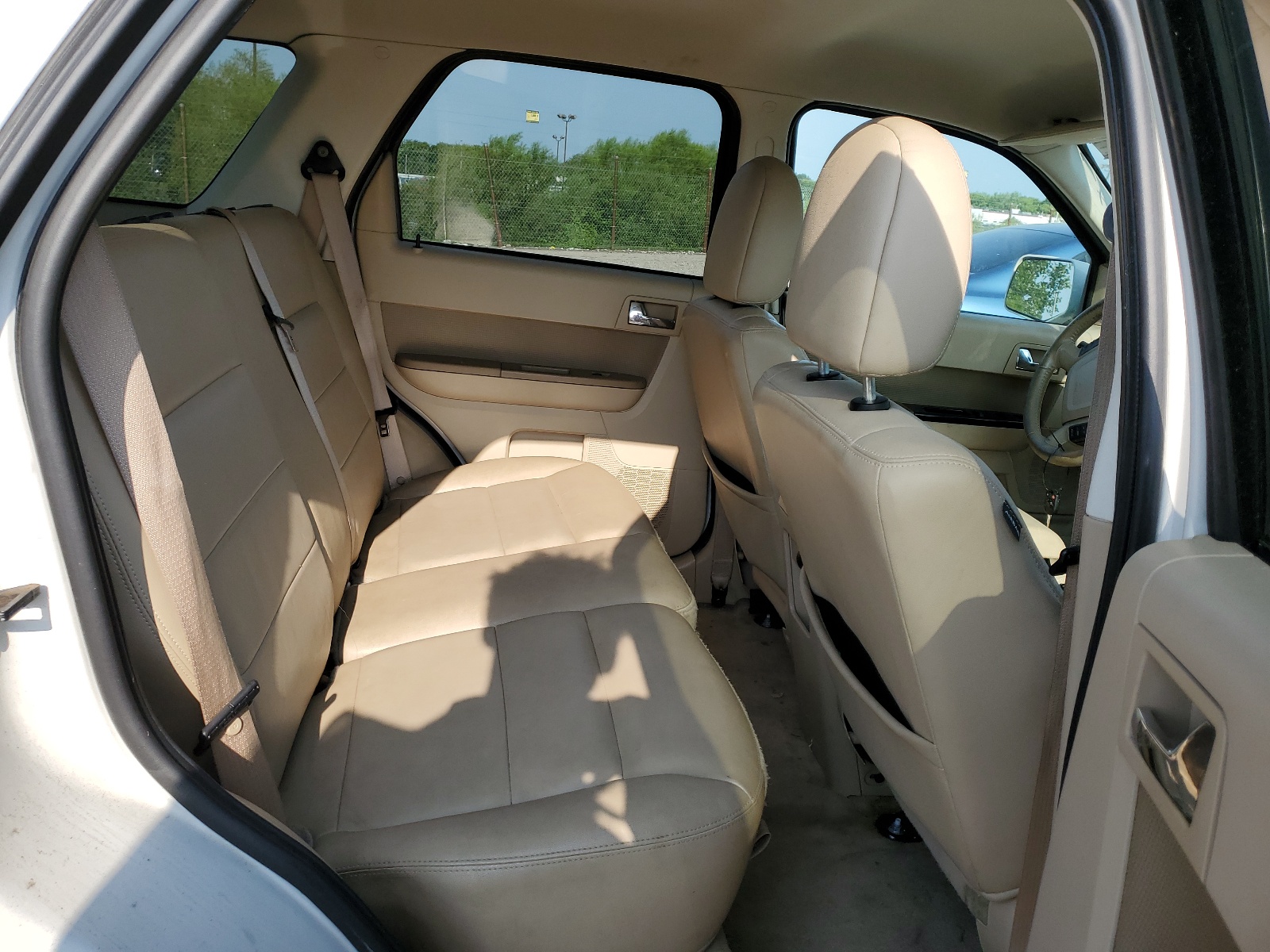 1FMCU04G49KA18944 2009 Ford Escape Limited