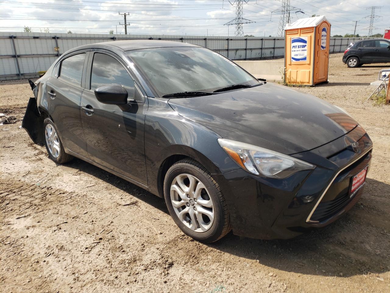 3MYDLBYV7HY186773 2017 Toyota Yaris Ia