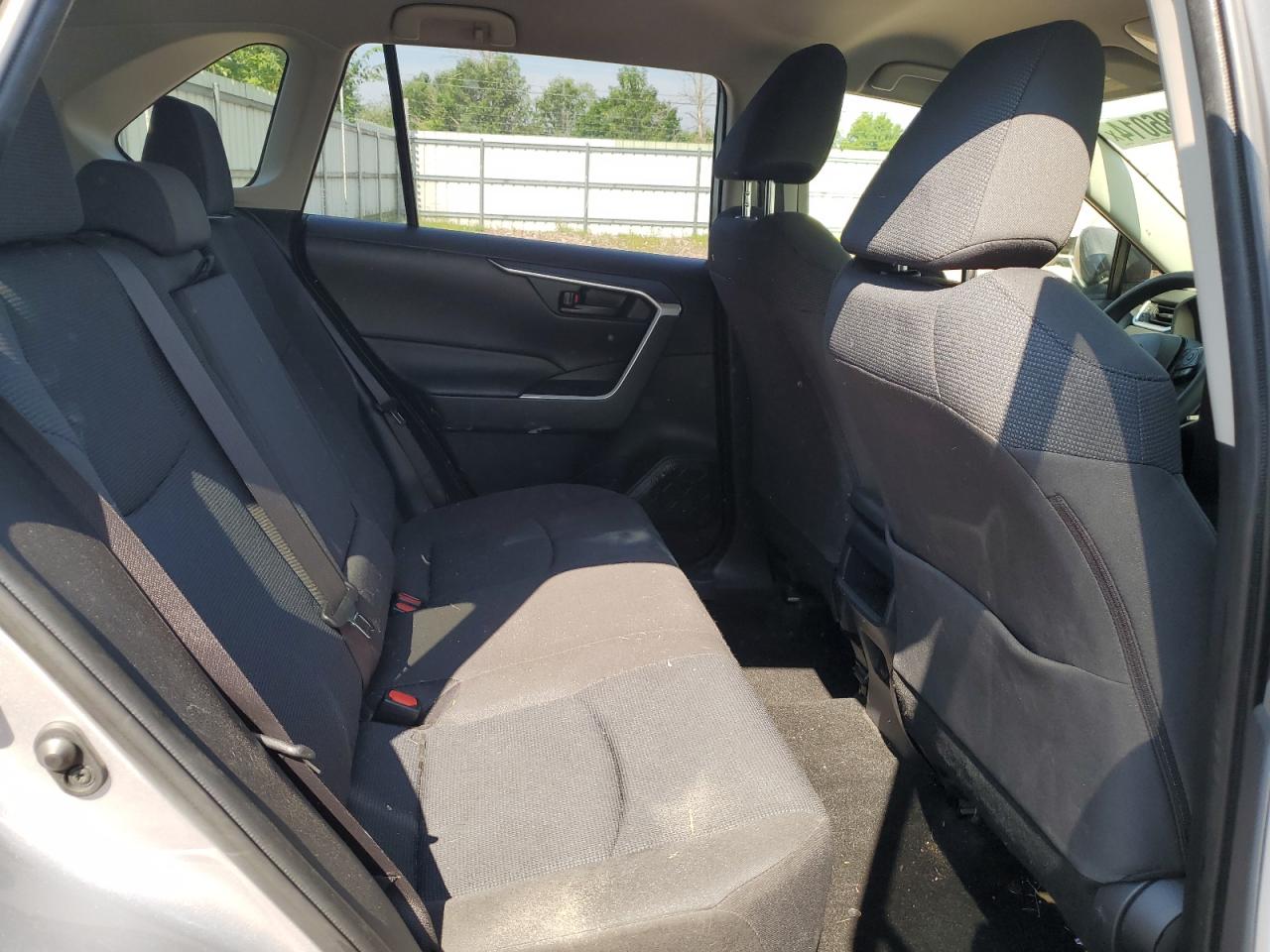 2019 Toyota Rav4 Le VIN: JTMF1RFV2KD035052 Lot: 62286014