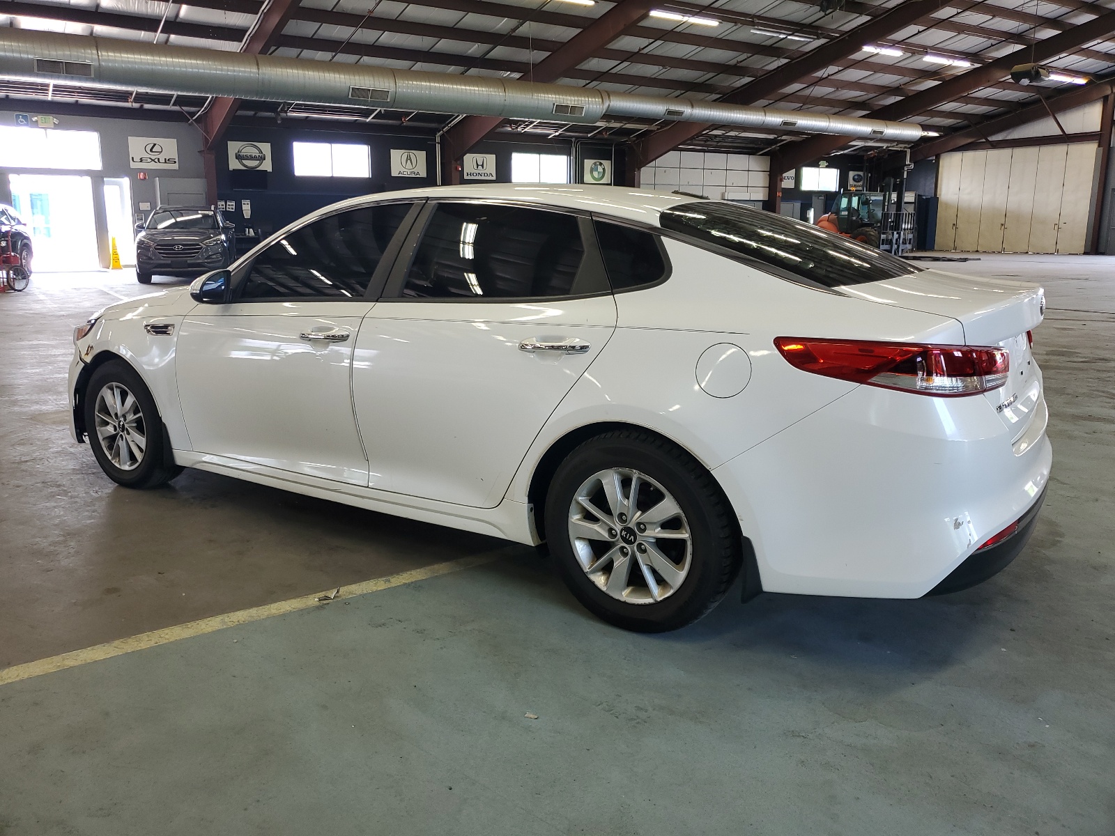 2016 Kia Optima Lx vin: KNAGT4L36G5101993