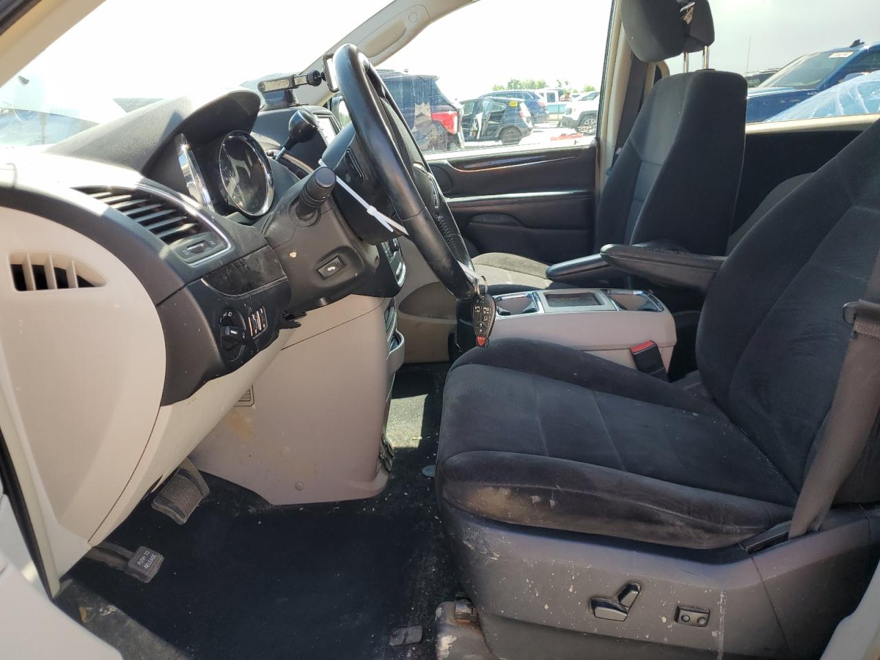 2011 Chrysler Town & Country Touring VIN: 2A4RR5DG2BR610678 Lot: 61738974