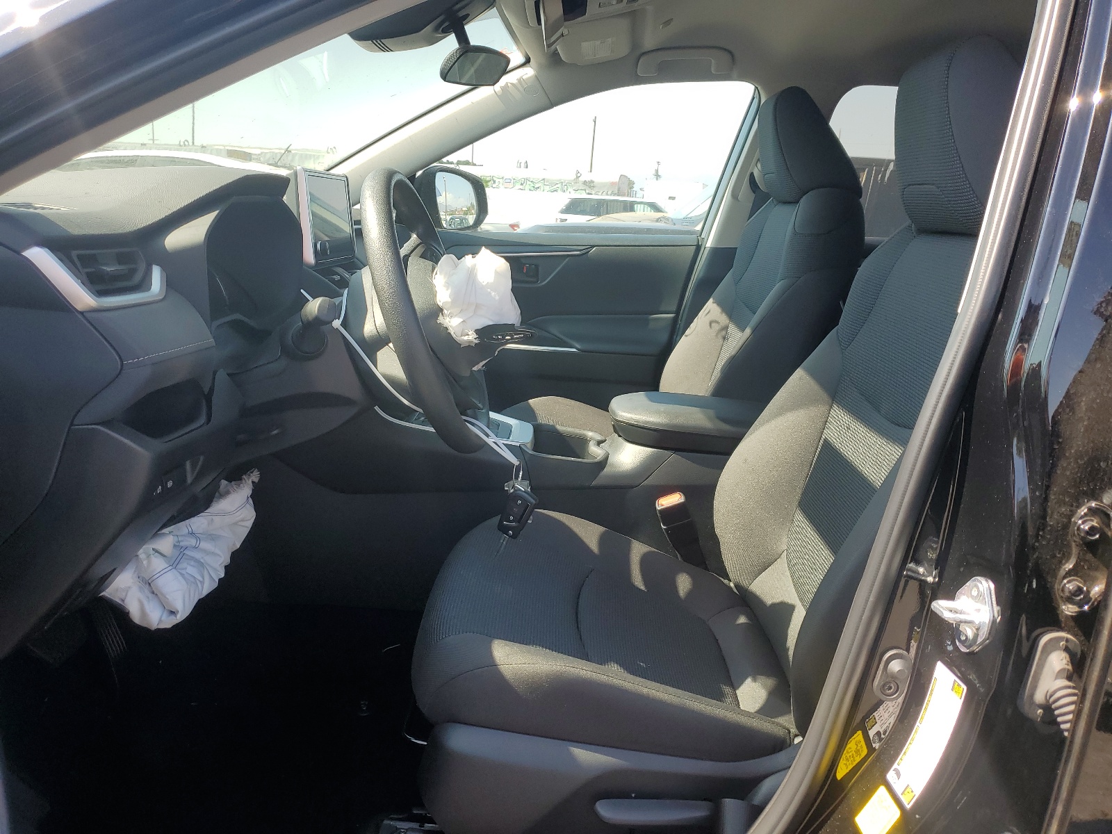 4T3LWRFV9RU144318 2024 Toyota Rav4 Le