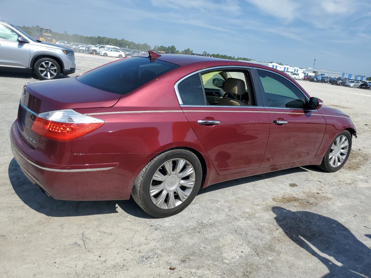 2011 Hyundai Genesis 3.8L VIN: KMHGC4DE5BU138935 Lot: 61278934