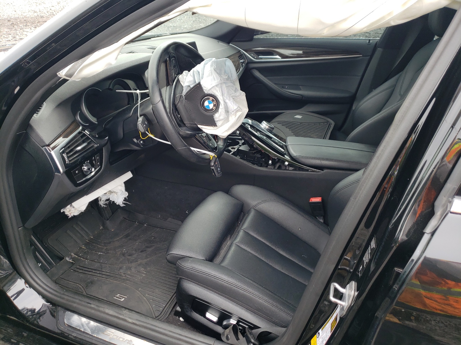 WBAJA7C54JG908278 2018 BMW 530 Xi