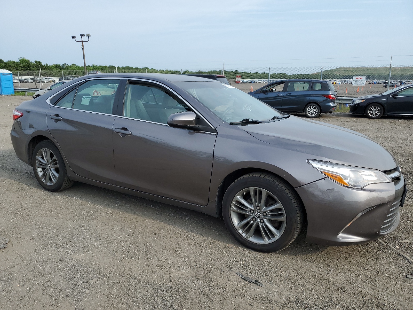 2016 Toyota Camry Le vin: 4T4BF1FK2GR567255