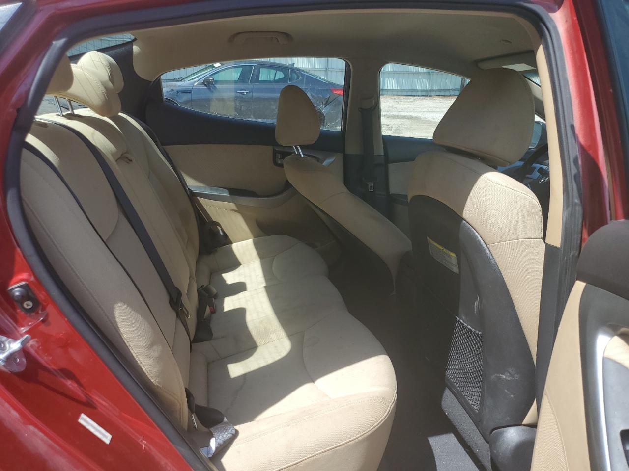 2012 Hyundai Elantra - Image 10