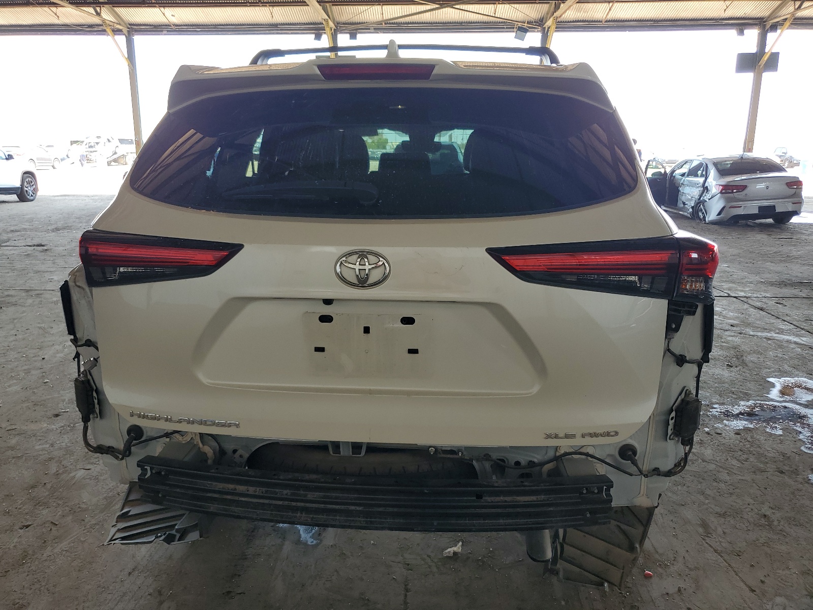 5TDHZRBH9MS133536 2021 Toyota Highlander Xle