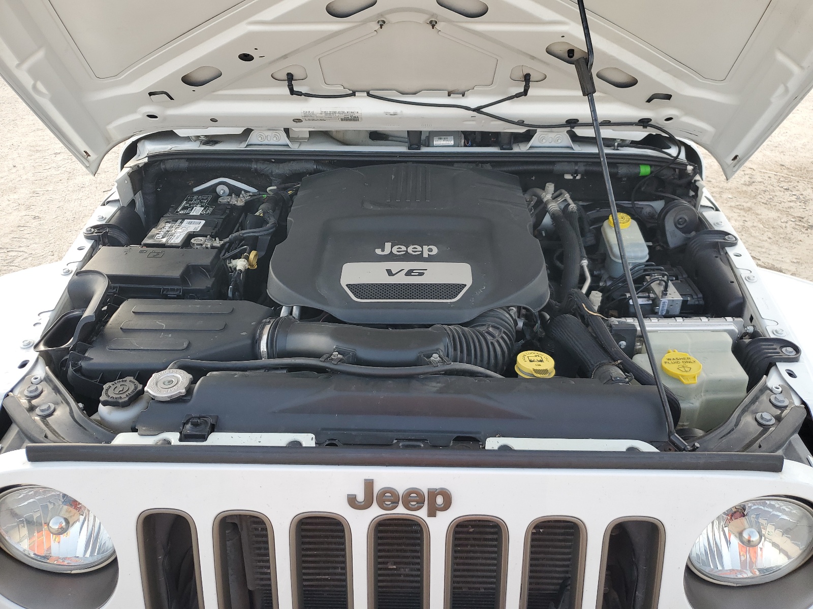 1C4BJWDGXJL872248 2018 Jeep Wrangler Unlimited Sport