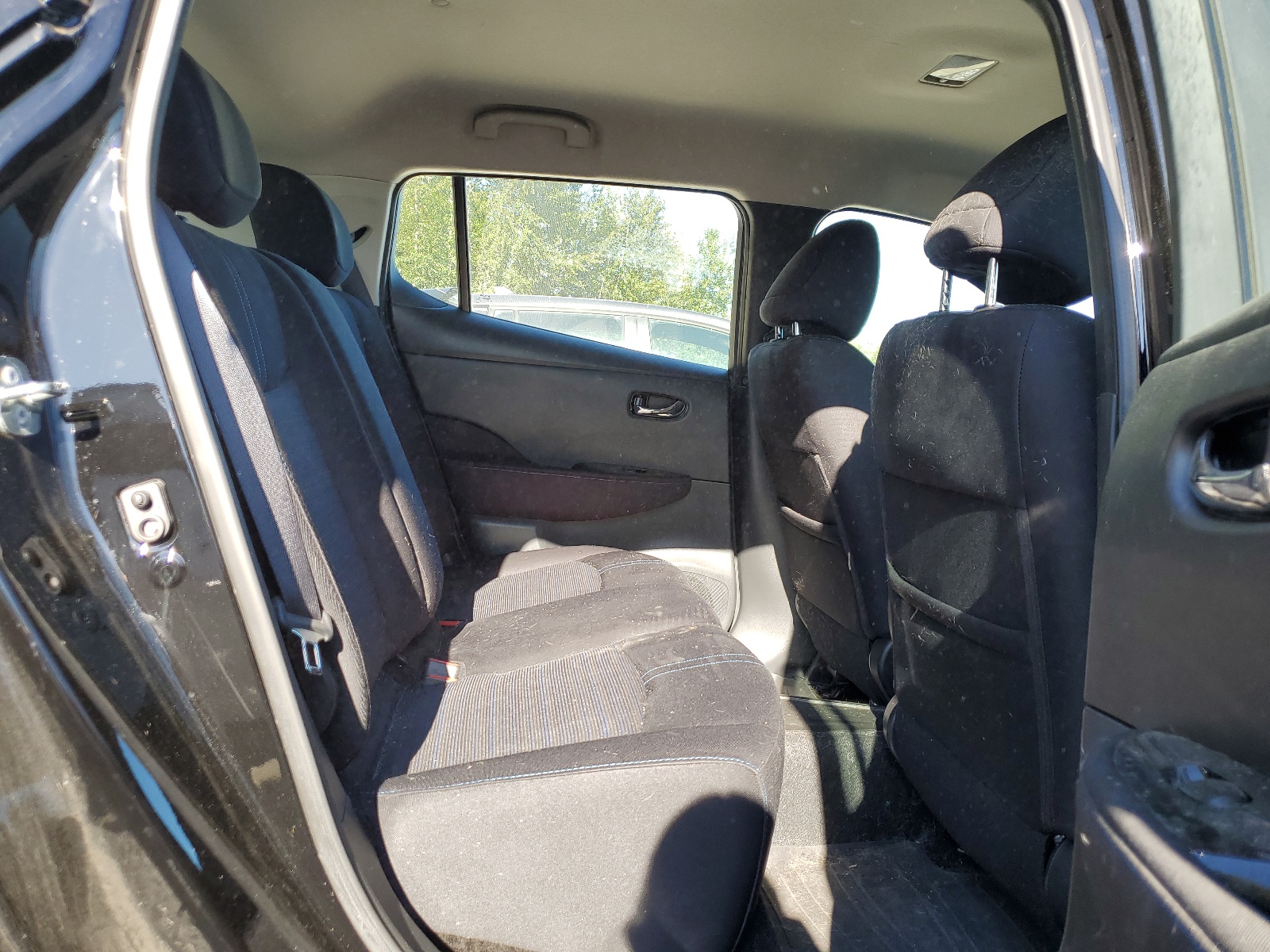 1N4AZ1CP0KC307653 2019 Nissan Leaf S