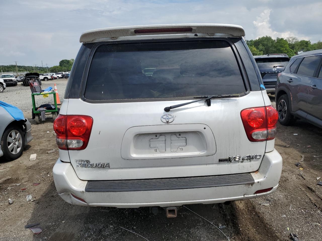 2005 Toyota Sequoia Limited VIN: 5TDBT48A05S235507 Lot: 64692024