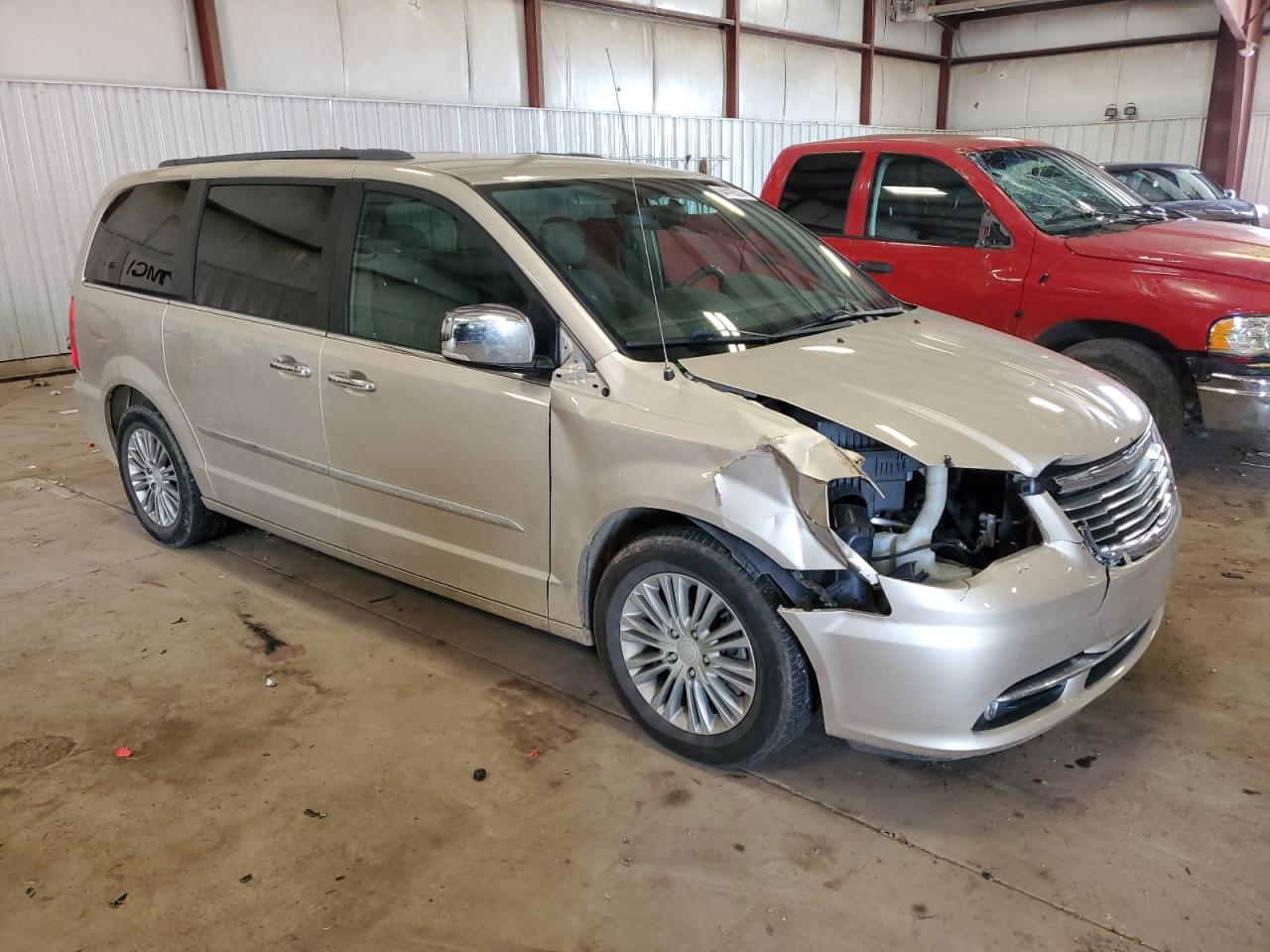2015 Chrysler Town & Country - Image 4