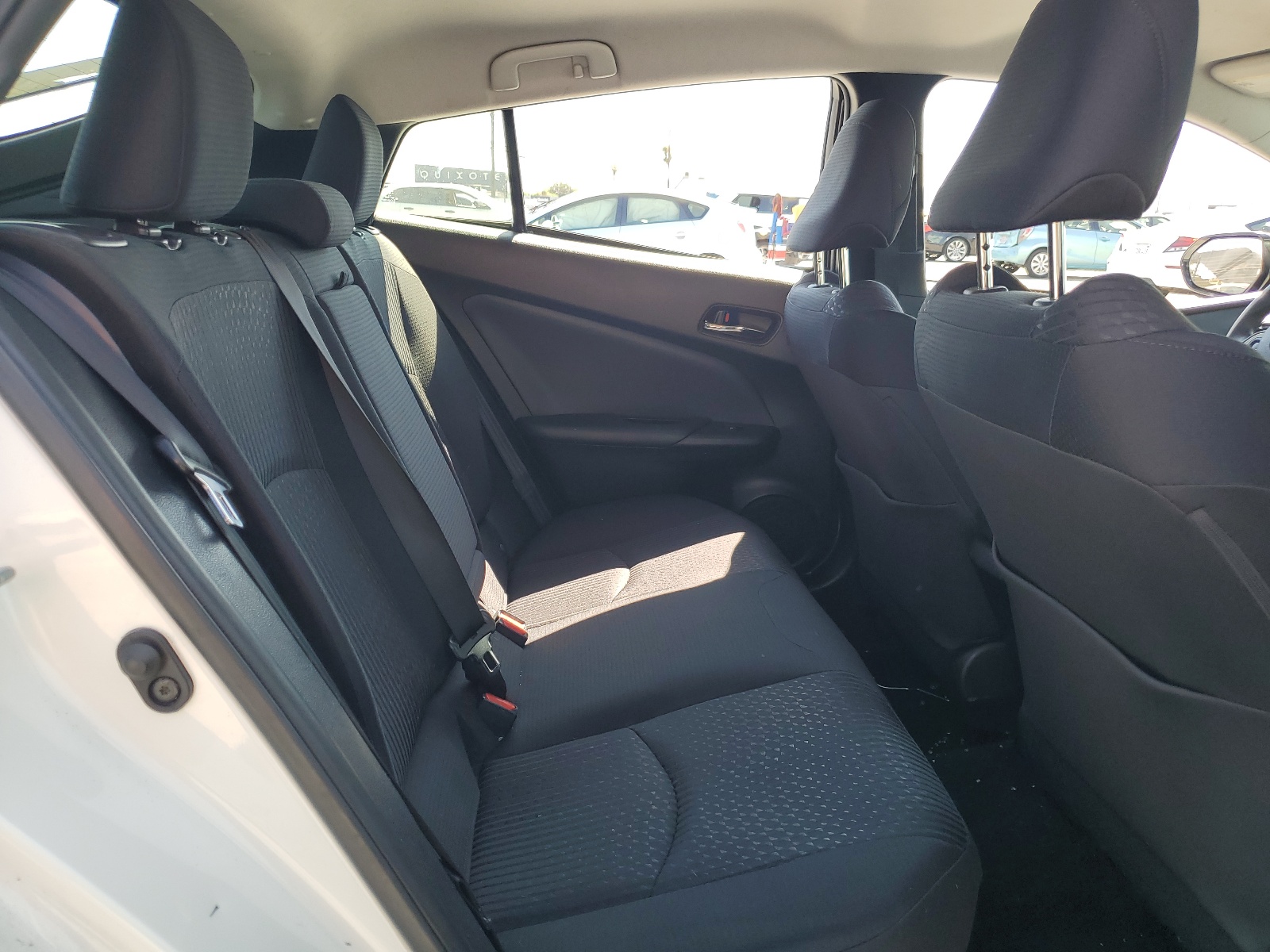 JTDKBRFU7J3066093 2018 Toyota Prius