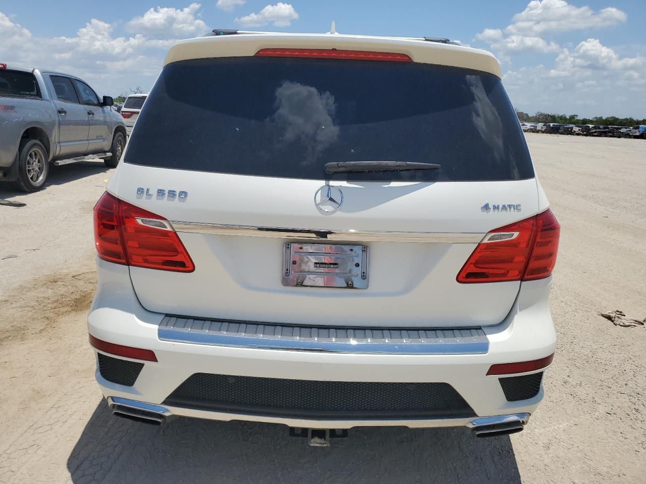 4JGDF7DE5FA446044 2015 Mercedes-Benz Gl 550 4Matic