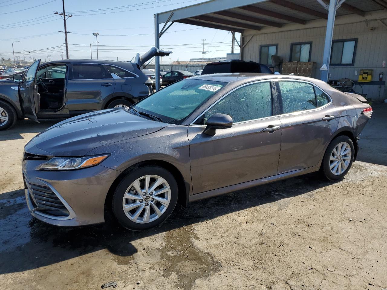 4T1C11AK7RU860608 2024 TOYOTA CAMRY - Image 1