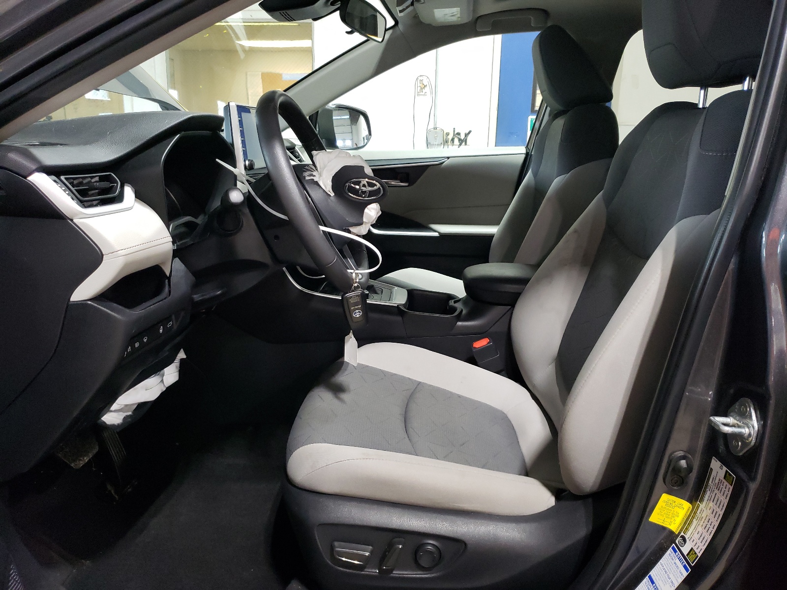 4T3RWRFV6NU060011 2022 Toyota Rav4 Xle