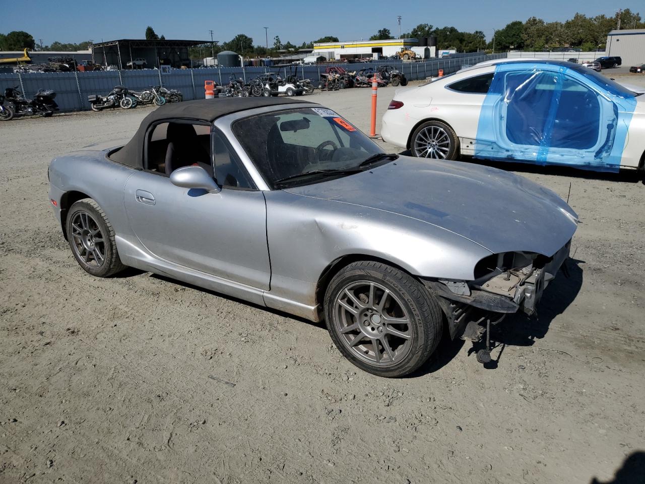 2000 Mazda Mx-5 Miata Base VIN: JM1NB3533Y0143895 Lot: 61762024