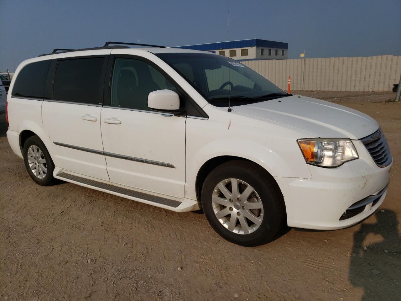 2014 Chrysler Town & Country - Image 4