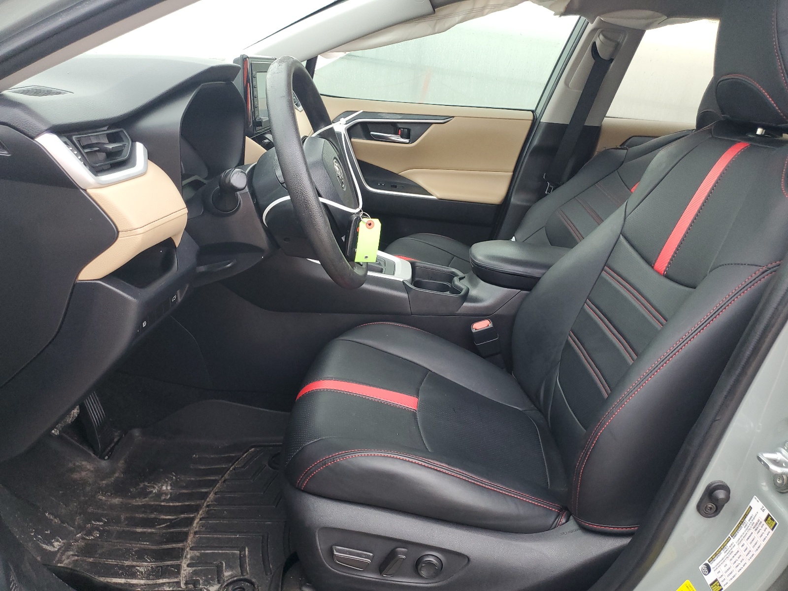 2T3W1RFV3LW061048 2020 Toyota Rav4 Xle