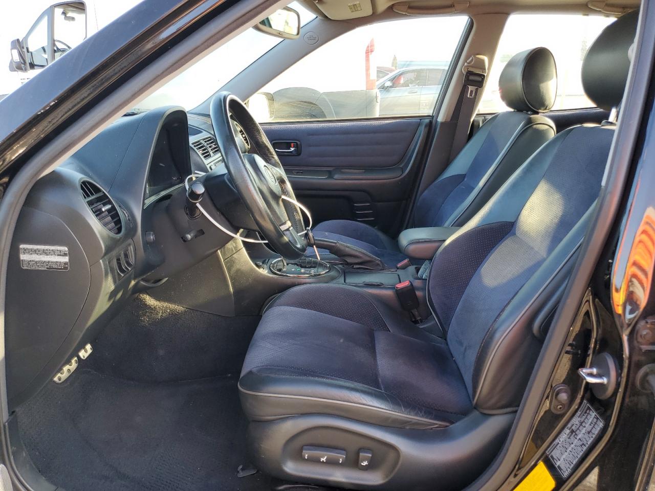 2003 Lexus Is 300 VIN: JTHBD192430066853 Lot: 62253244