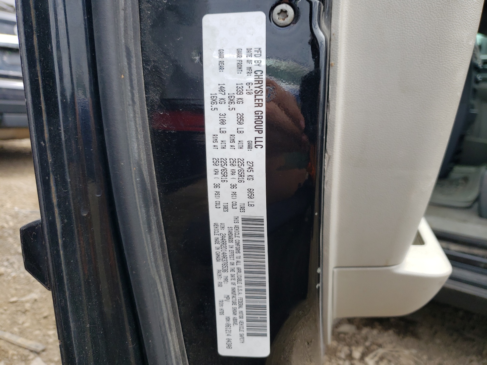 2A4RR2D14AR376536 2010 Chrysler Town & Country Lx