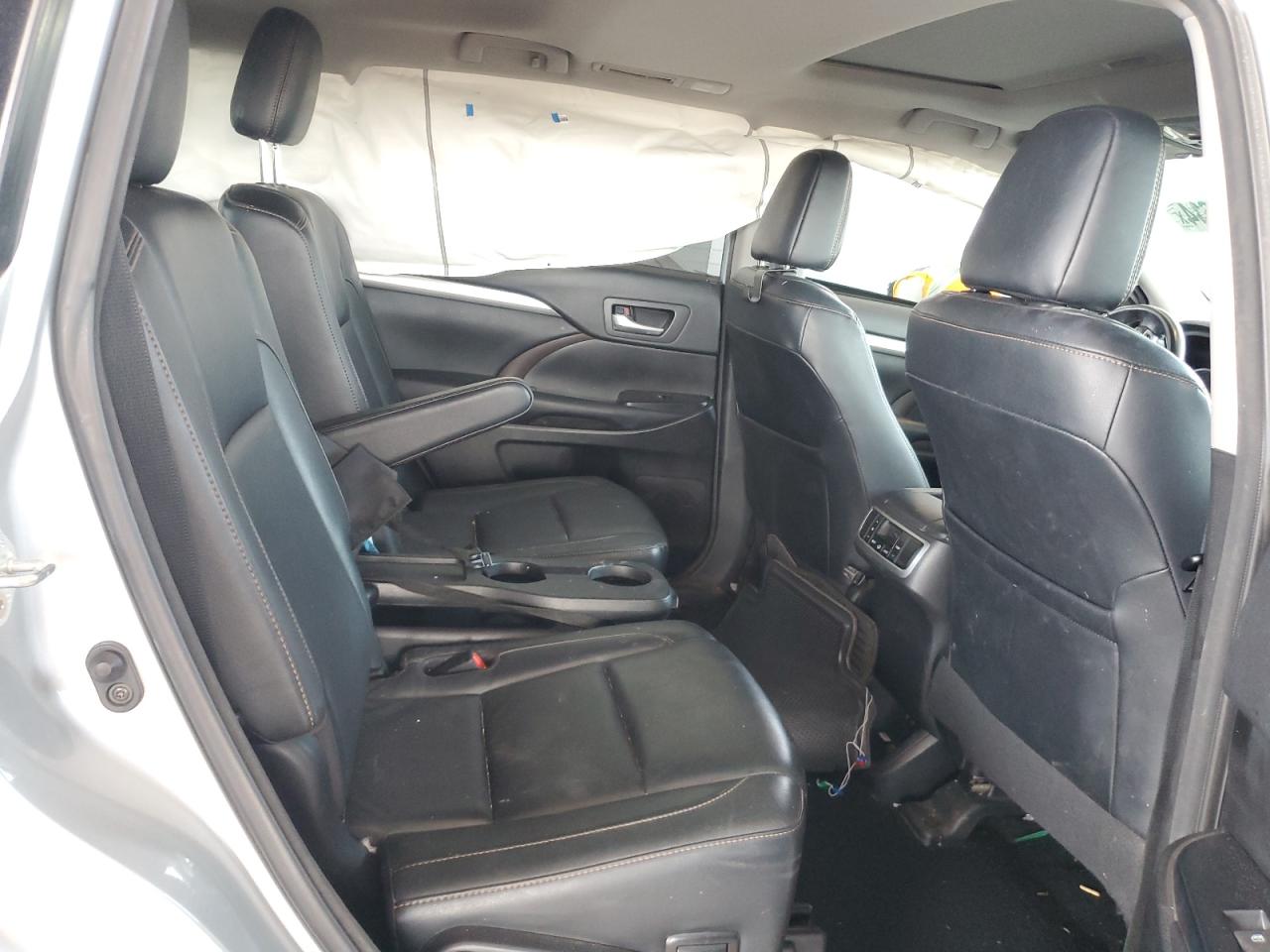 2018 Toyota Highlander Se VIN: 5TDKZRFH1JS534574 Lot: 65043634