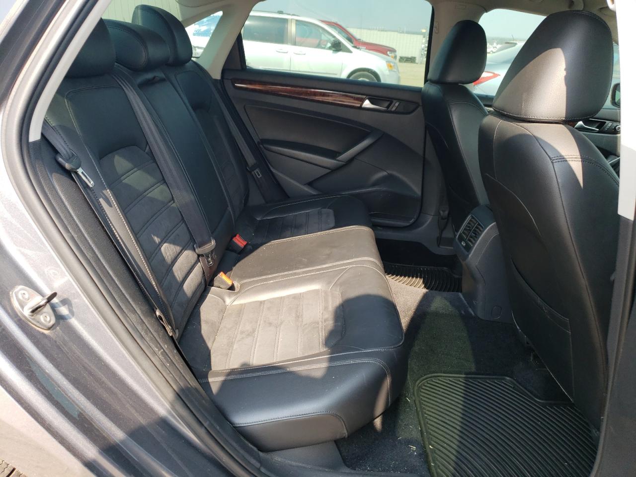 2013 Volkswagen Passat Sel VIN: 1VWCN7A33DC093128 Lot: 63506444