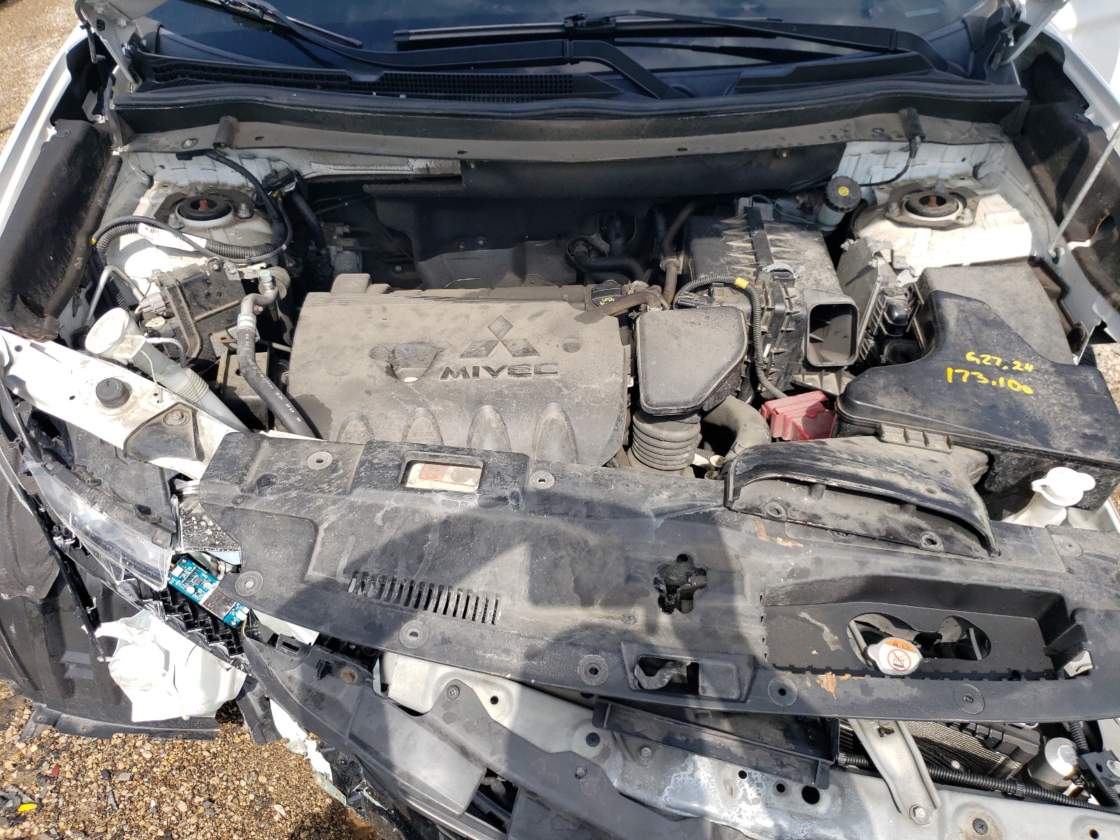 JA4AD3A39GZ020427 2016 Mitsubishi Outlander Se