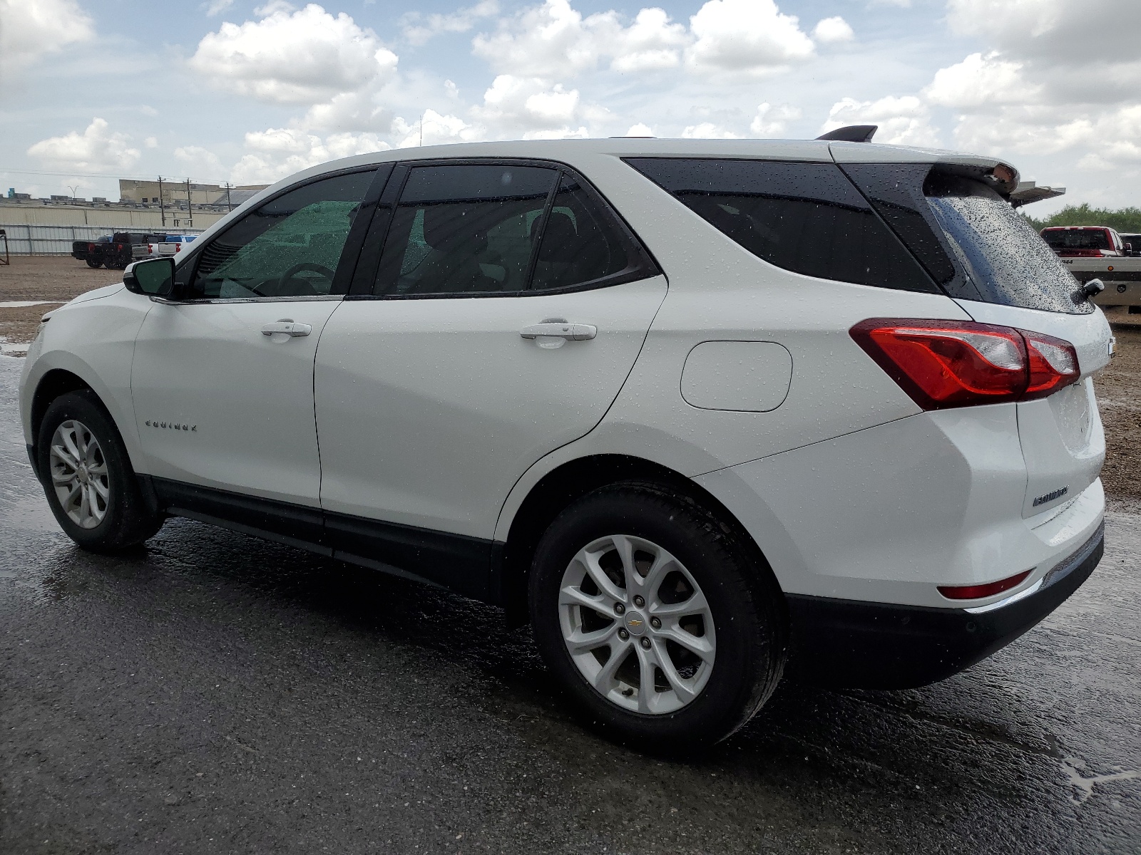 2GNAXJEV2J6260202 2018 Chevrolet Equinox Lt