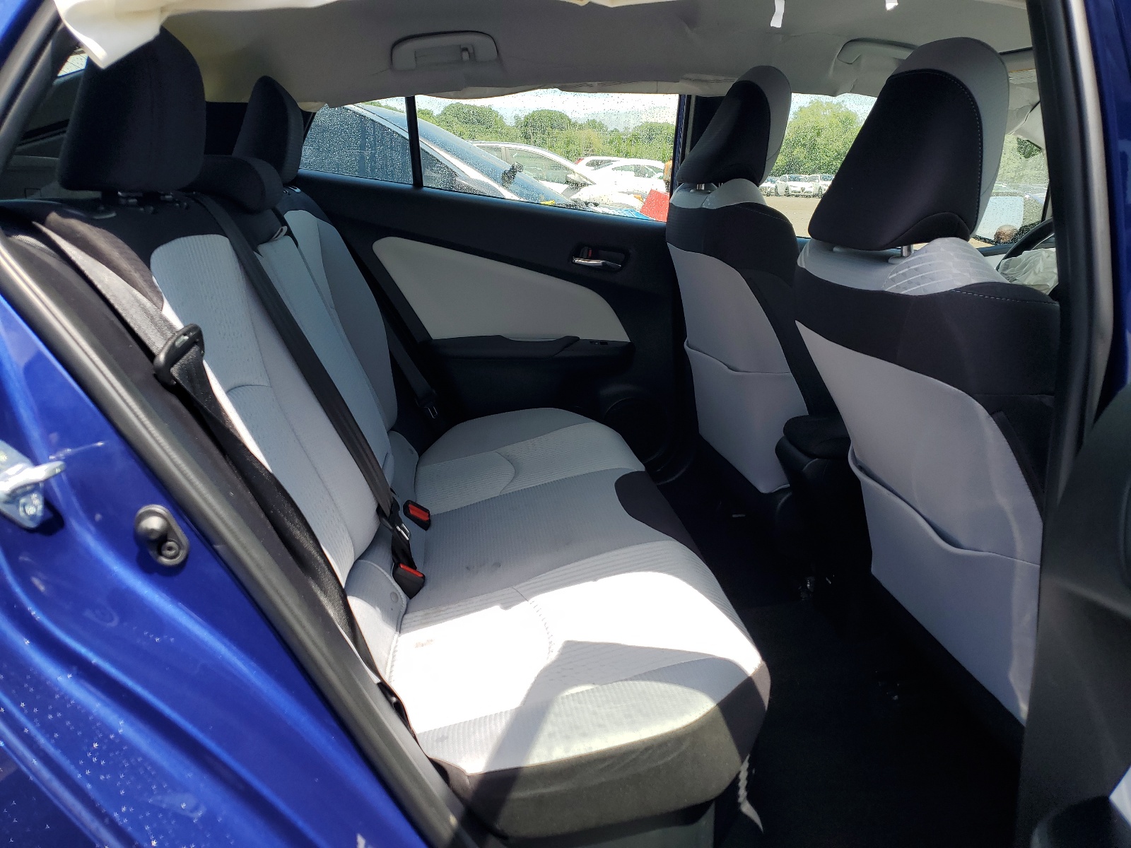 JTDKBRFU2J3592700 2018 Toyota Prius